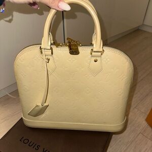 LV Alma Handbag Monogram Vernis PM